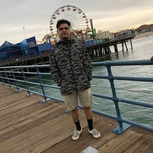 Meet your Posher, Carlos